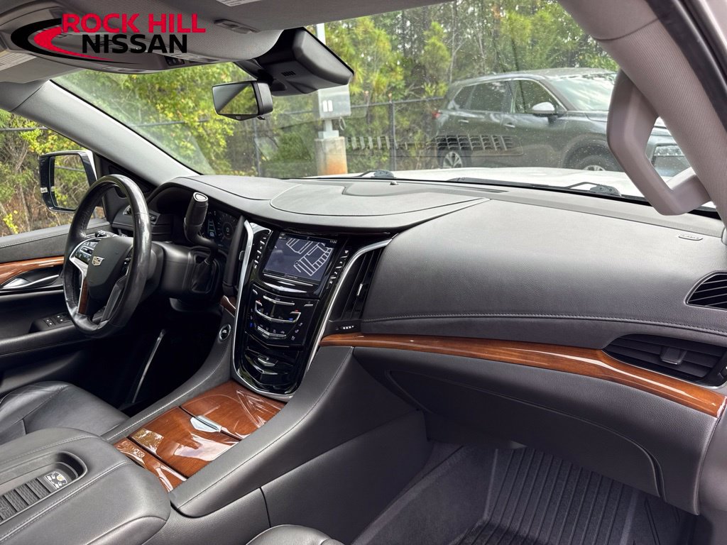 Used 2020 Cadillac Escalade Luxury AWD/4WD image 35