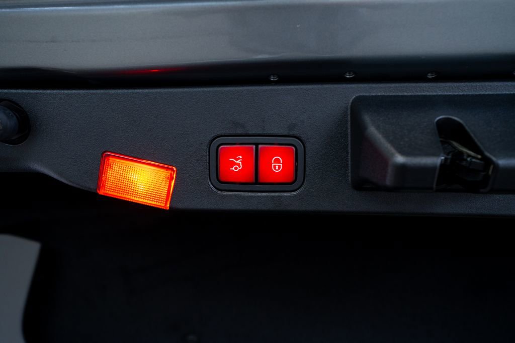 Used 2014 Mercedes-Benz SL 550 image 49