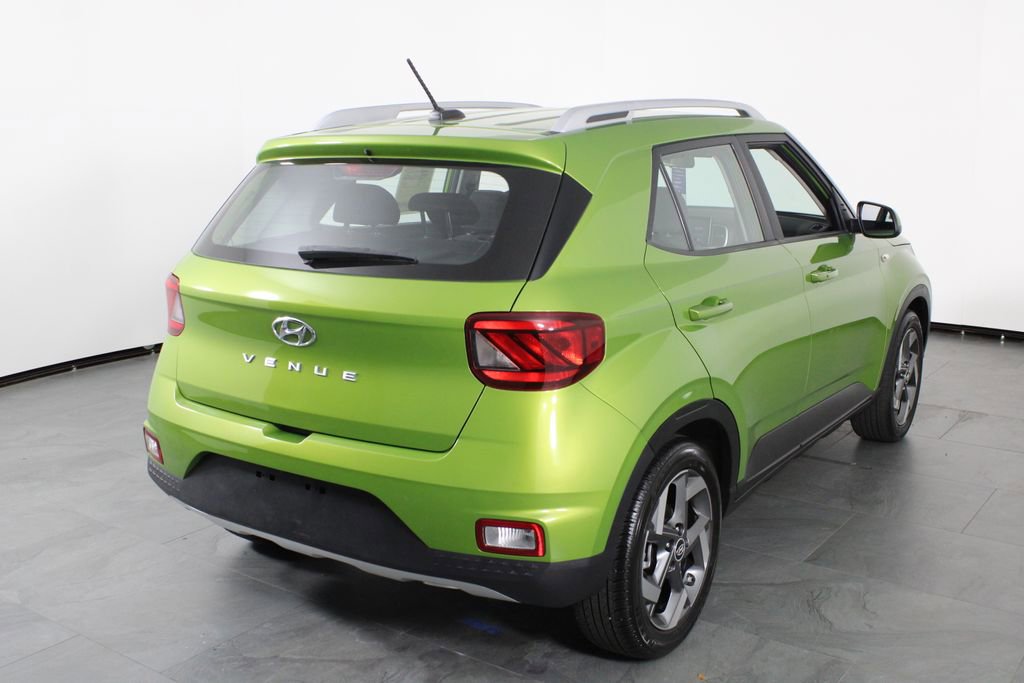 Certified 2024 Hyundai Venue SEL image 15