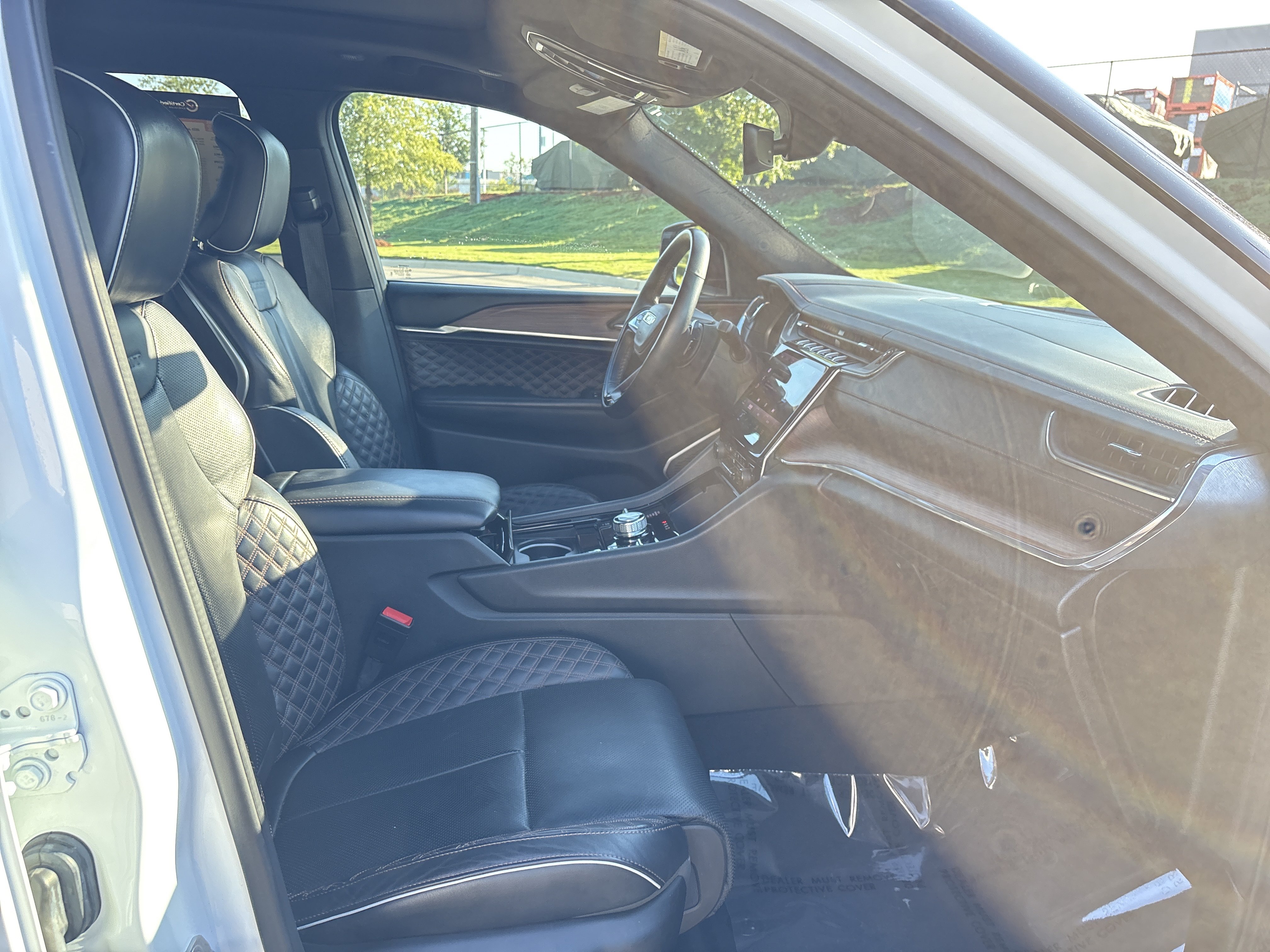Used 2025 Jeep Grand Cherokee Summit w/ Obsidian Package AWD/4WD image 25