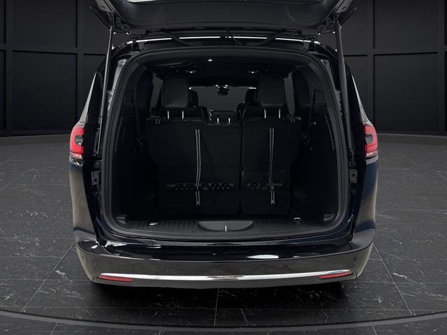 New 2026 Chrysler Pacifica Select image 15
