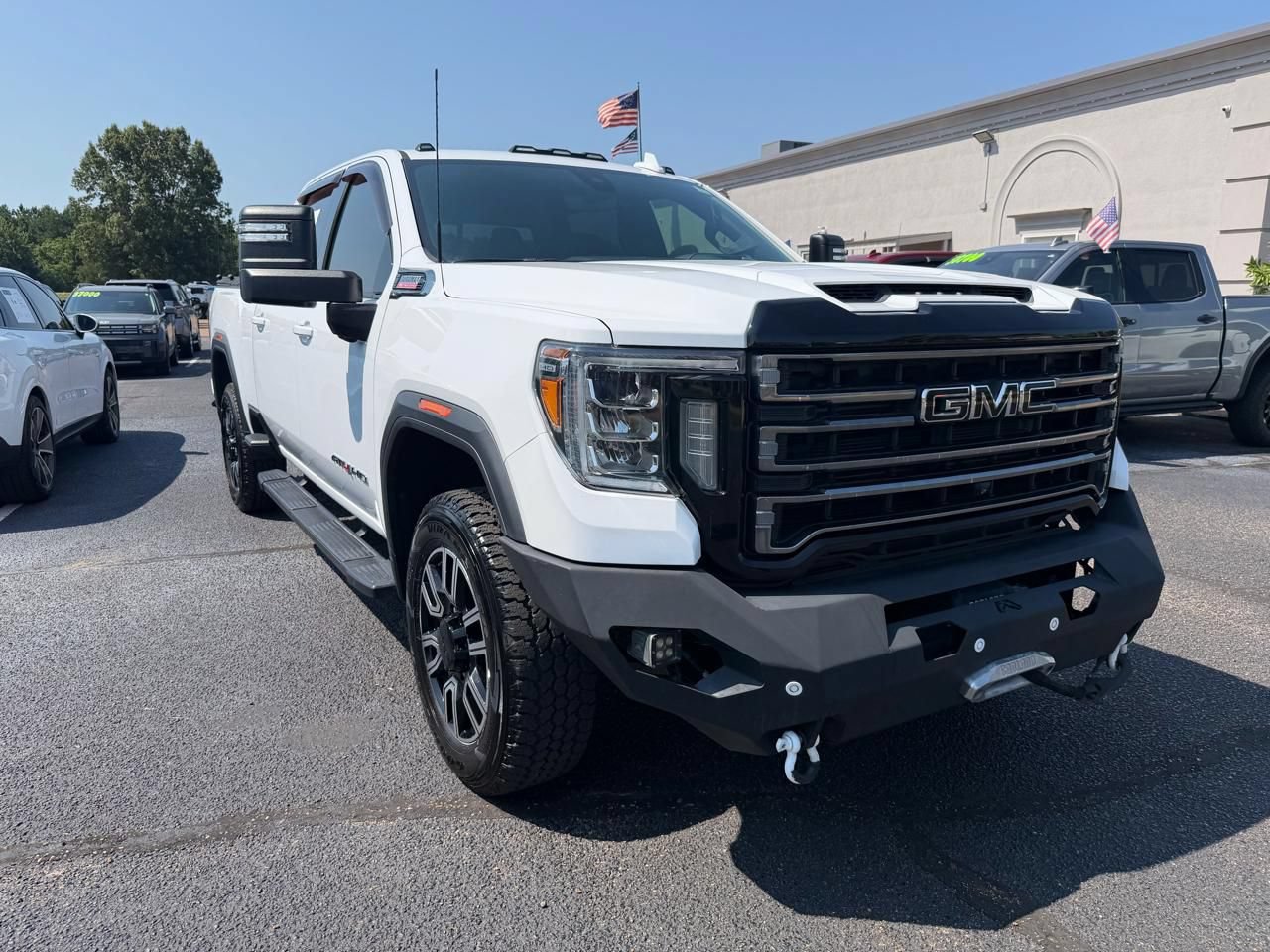 Used 2020 GMC Sierra 2500 AT4 w/ AT4 Premium Package AWD/4WD image 3