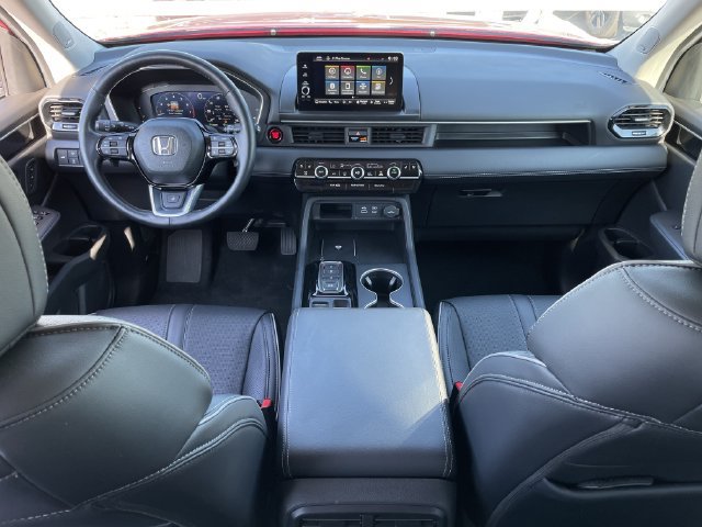 Used 2025 Honda Pilot Elite image 11