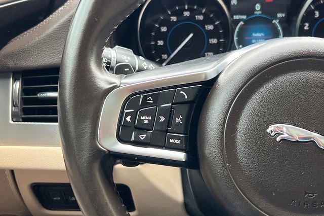 Used 2020 Jaguar XF Prestige image 27