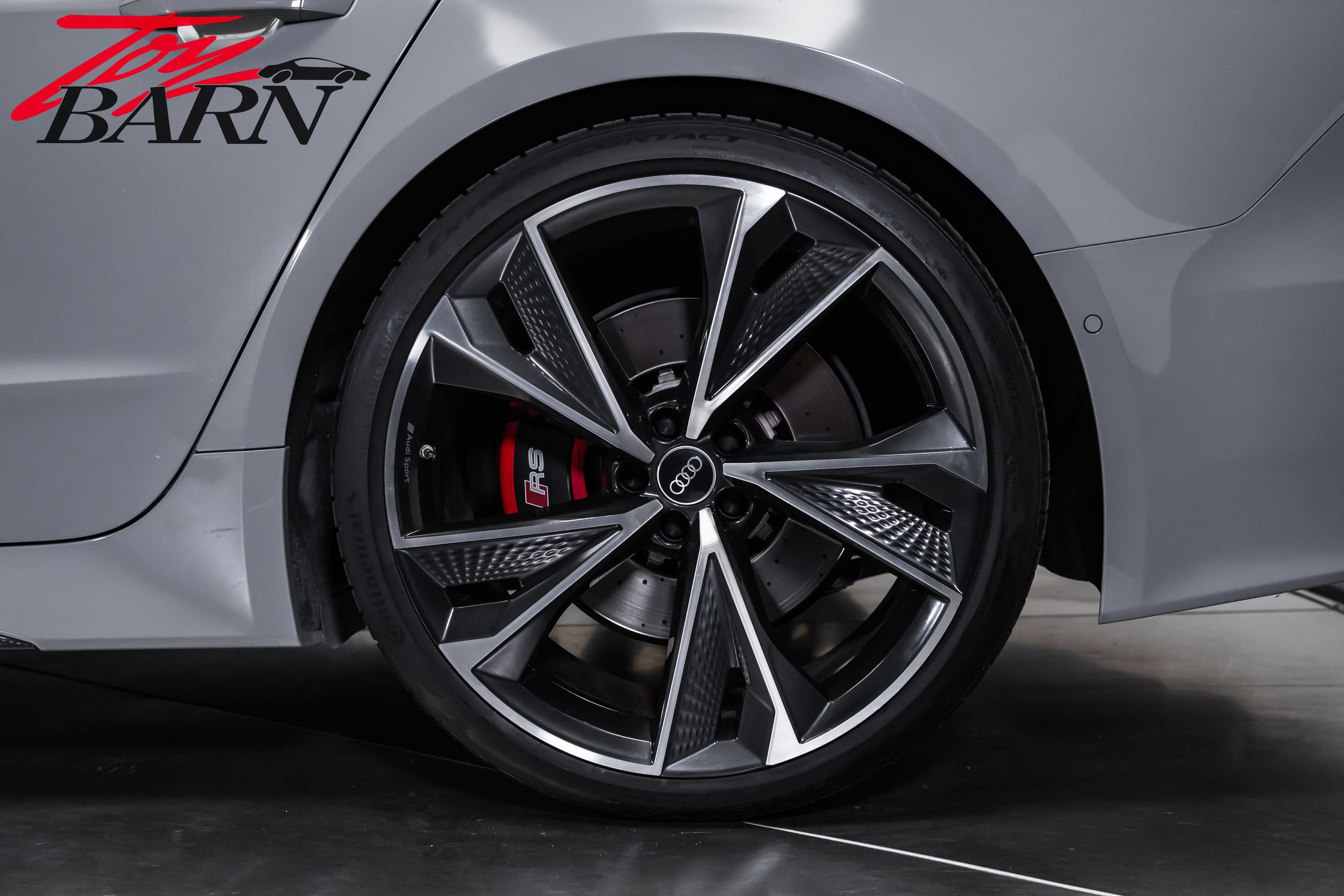 Used 2021 Audi RS 7 Sportback w/ Carbon Optic Package AWD/4WD image 17