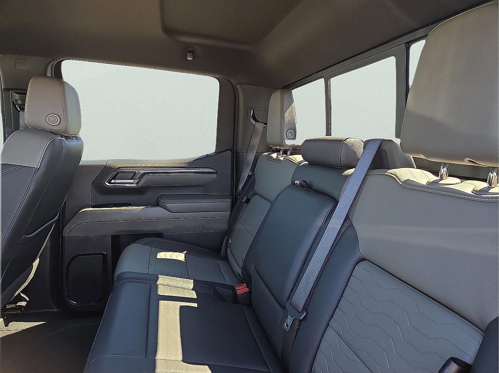 Used 2024 Chevrolet Silverado 1500 ZR2 w/ Technology Package image 10