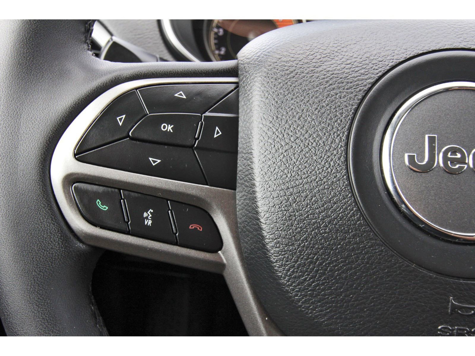 Used 2022 Jeep Cherokee Latitude Lux w/ Sun & Sound Group image 18