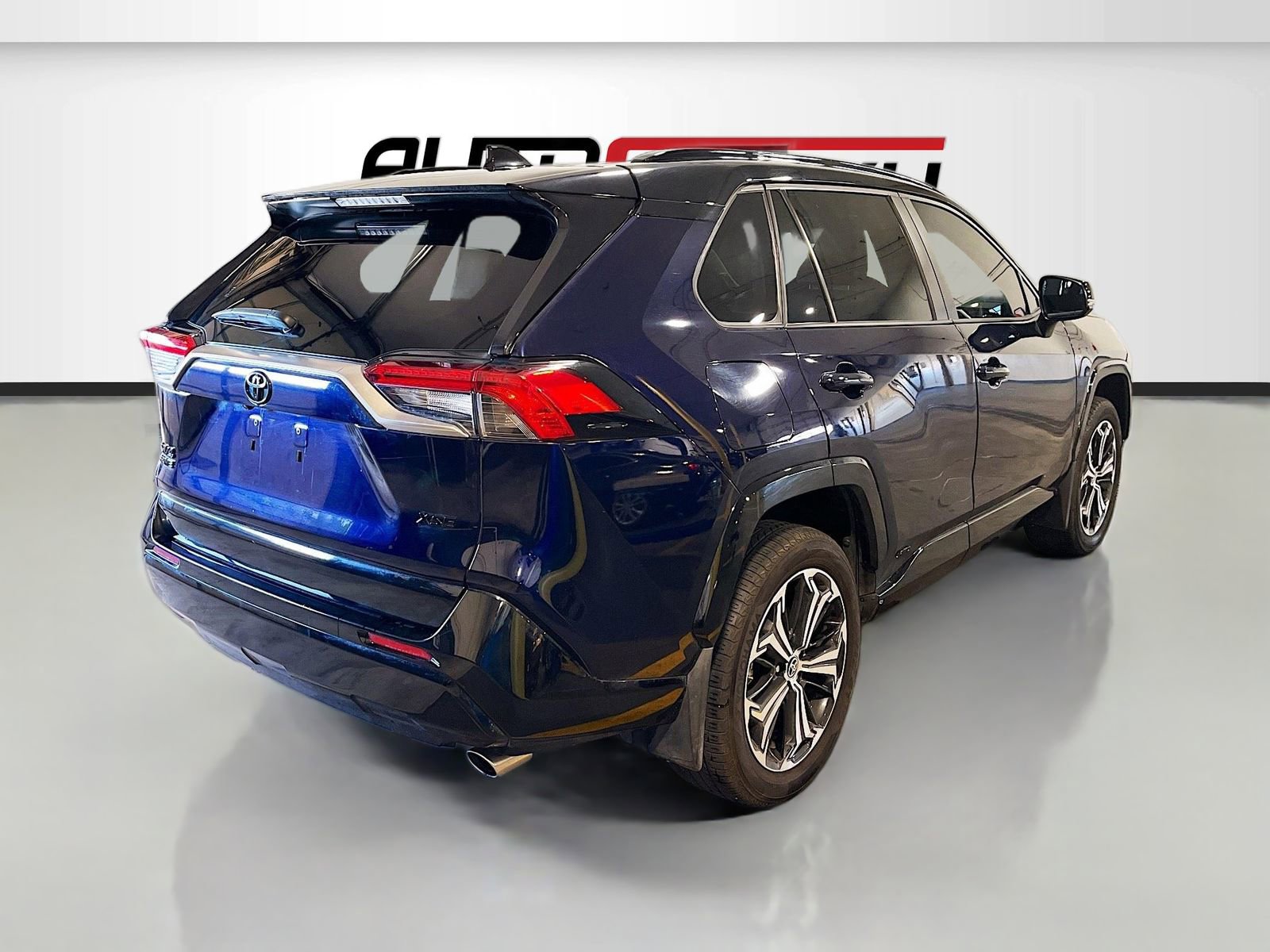 Used 2024 Toyota RAV4 XSE w/ Weather Package image 7