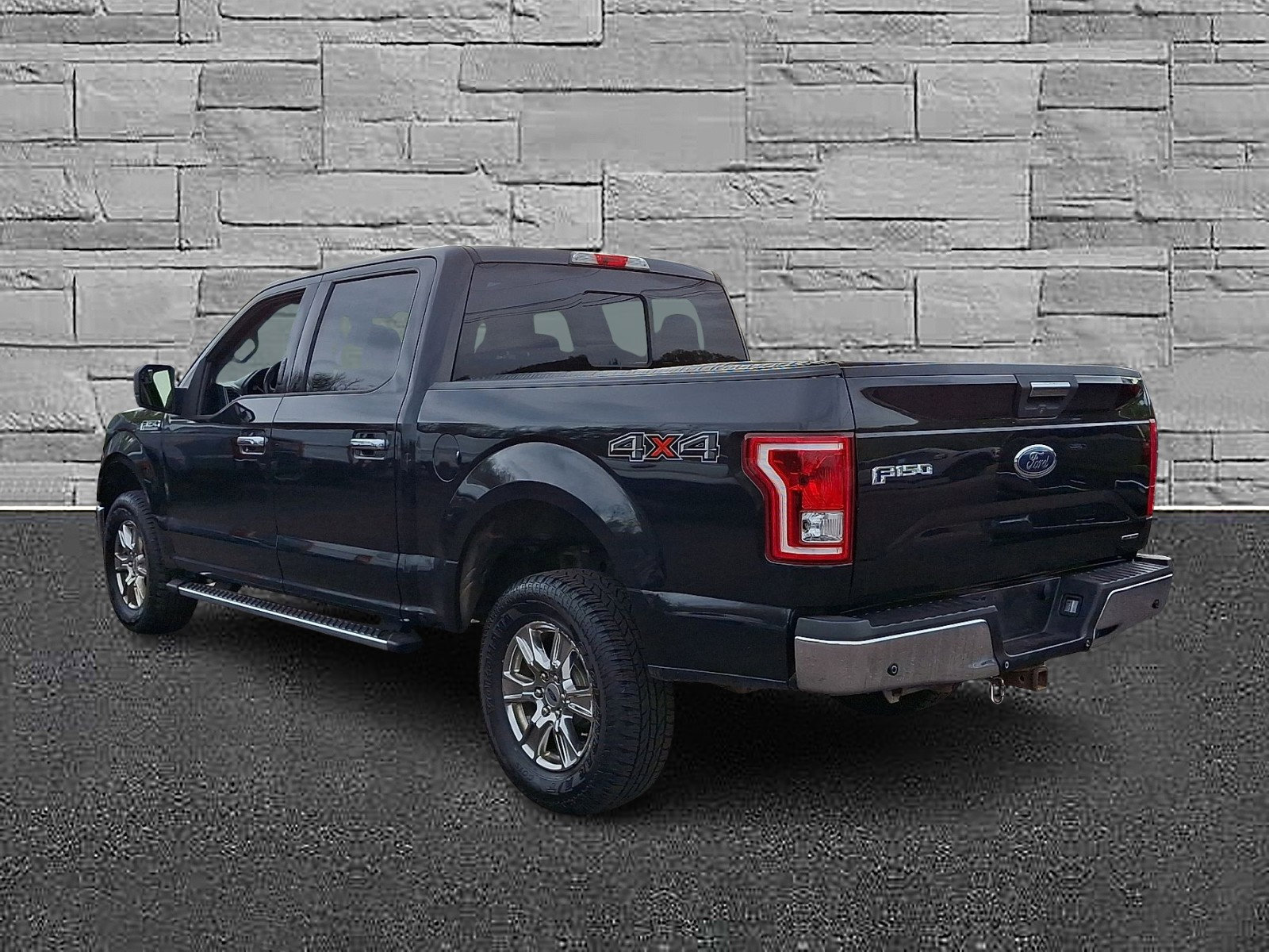 Used 2015 Ford F150 XLT w/ Equipment Group 302A Luxury AWD/4WD image 8