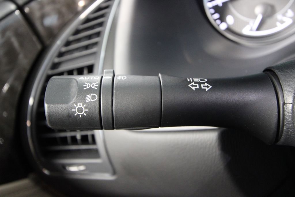 Used 2024 Nissan Armada Platinum w/ Captain's Chairs Package image 14