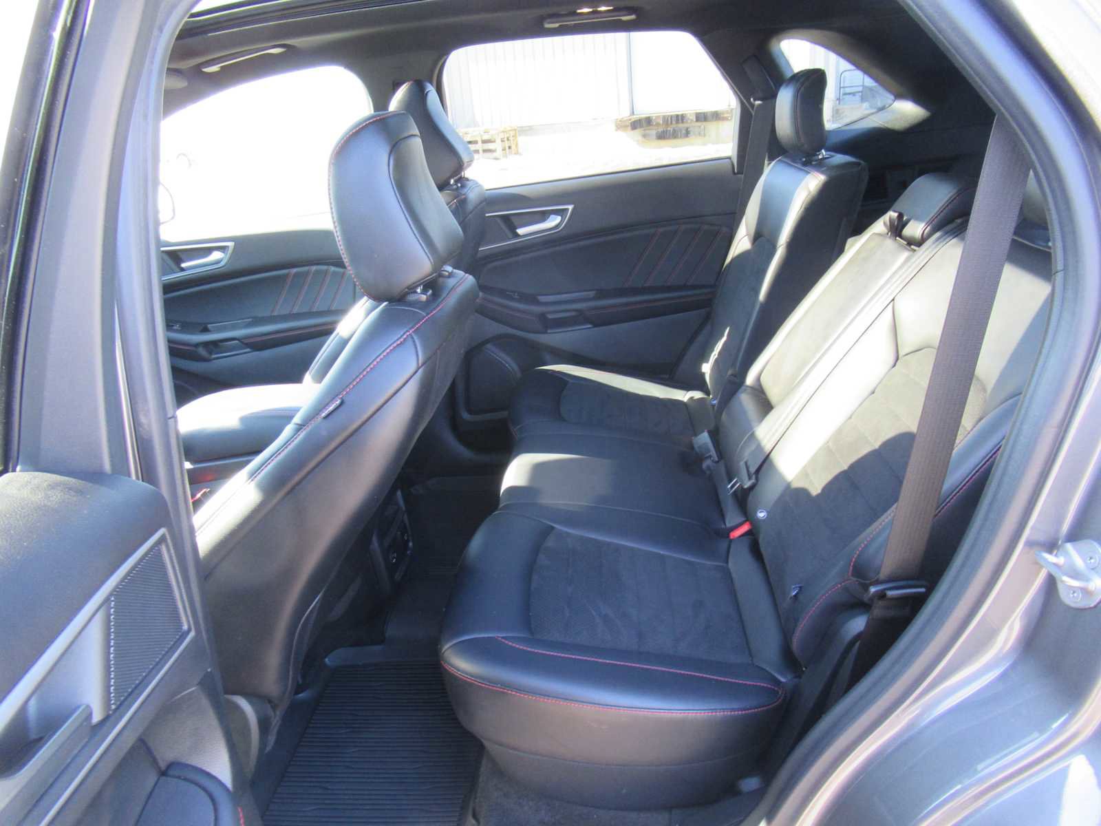 Used 2022 Ford Edge ST-Line image 21