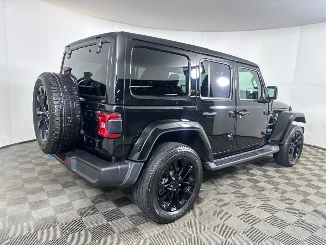 Used 2022 Jeep Wrangler Unlimited Sahara w/ Cold Weather Group image 3