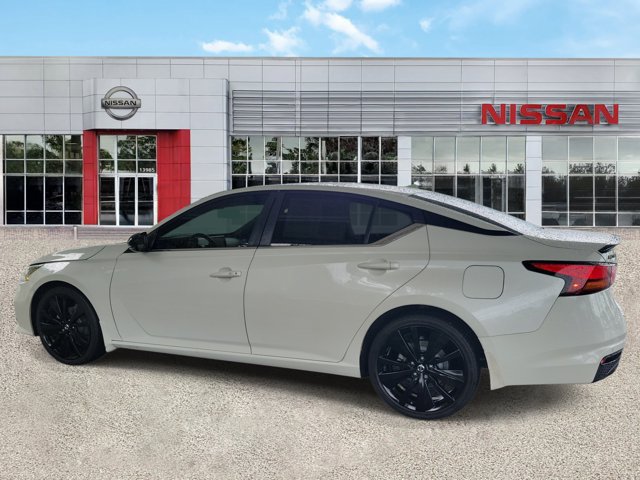 Certified 2022 Nissan Altima 2.5 SR w/ Midnight Edition Package FWD image 6