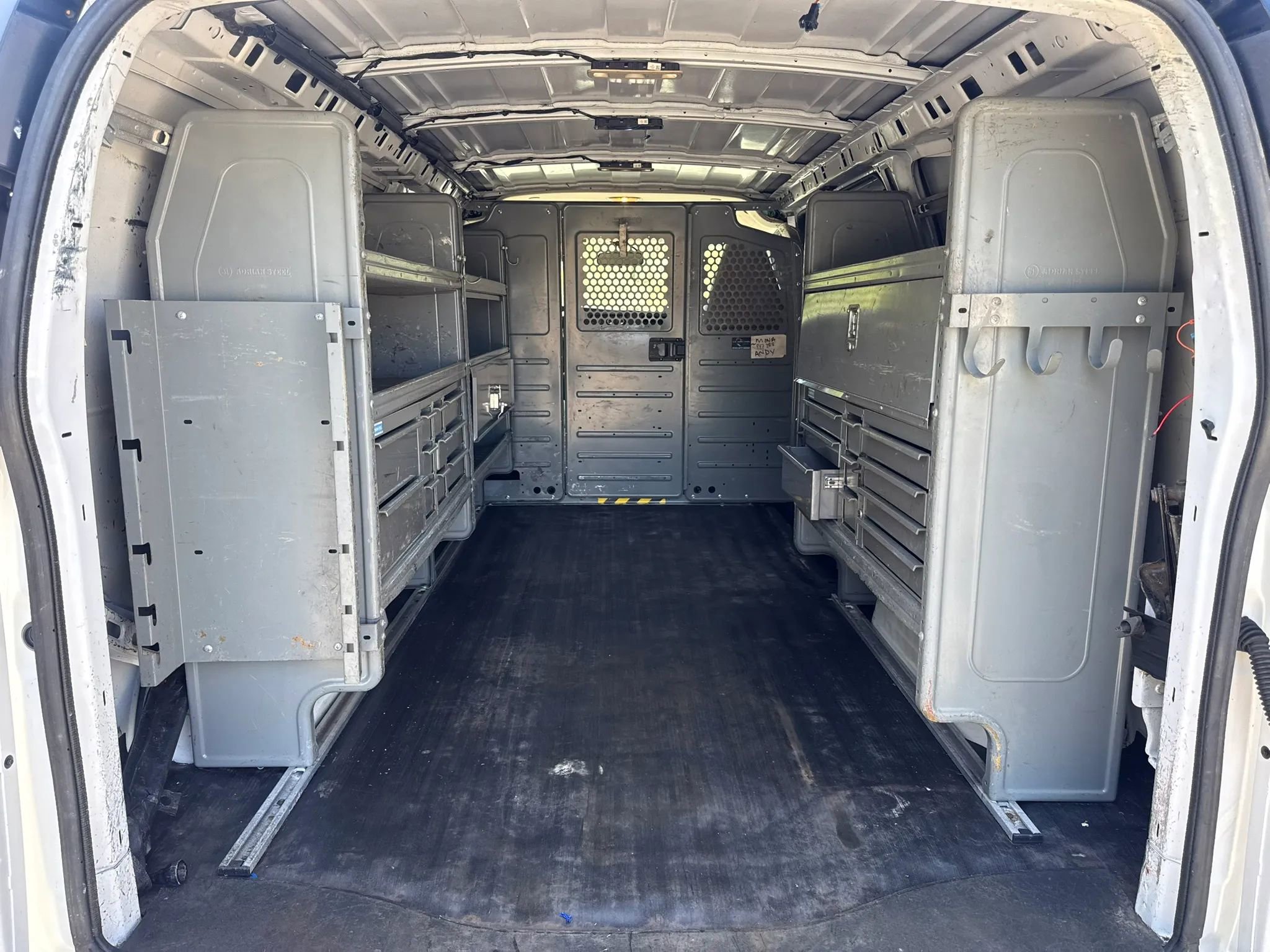 Used 2018 Chevrolet Express 2500 w/ Driver Convenience Package RWD image 16