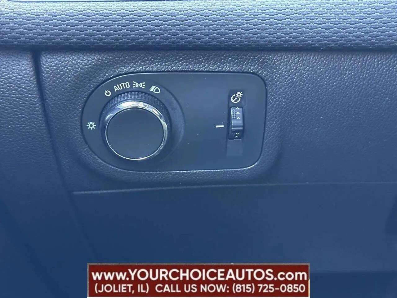 Used 2018 Chevrolet Cruze LT image 10