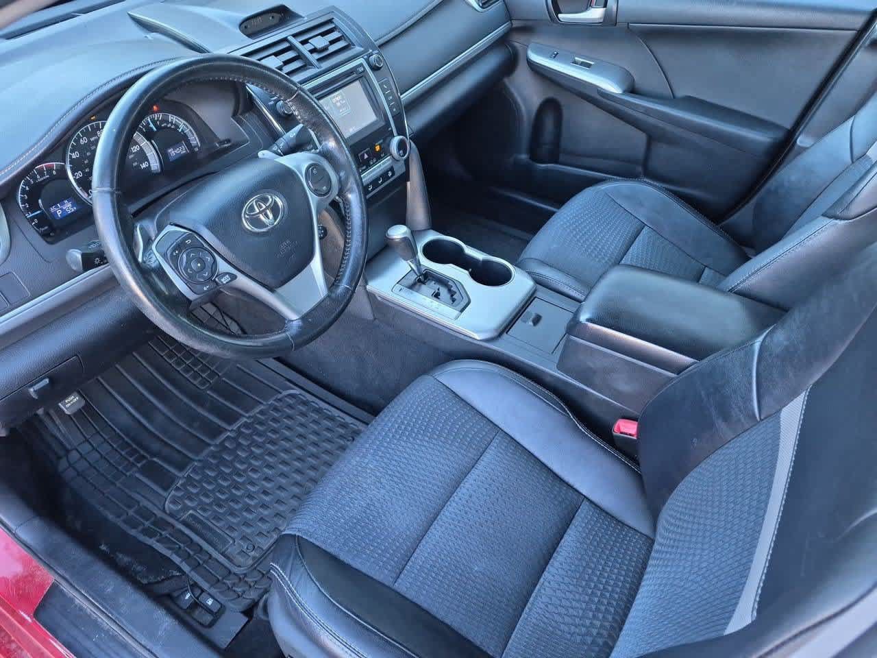 Used 2013 Toyota Camry SE FWD image 2
