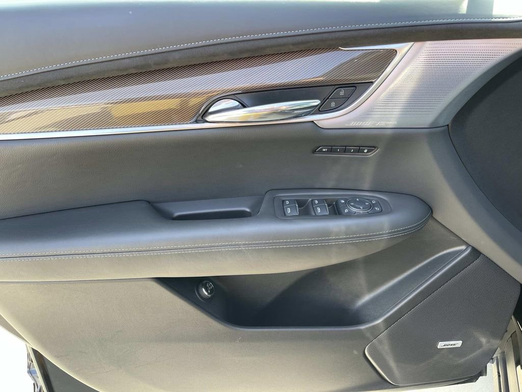Certified 2025 Cadillac XT6 Premium Luxury w/ Platinum Package image 28