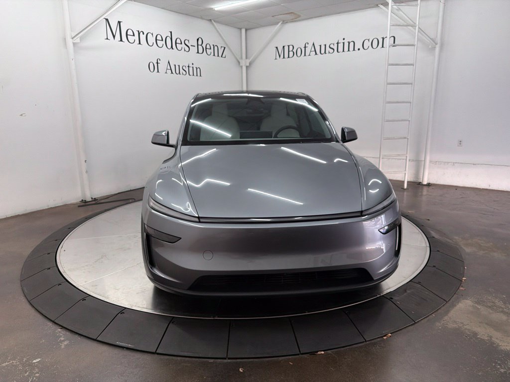 Used 2026 Tesla Model Y 2WD image 2