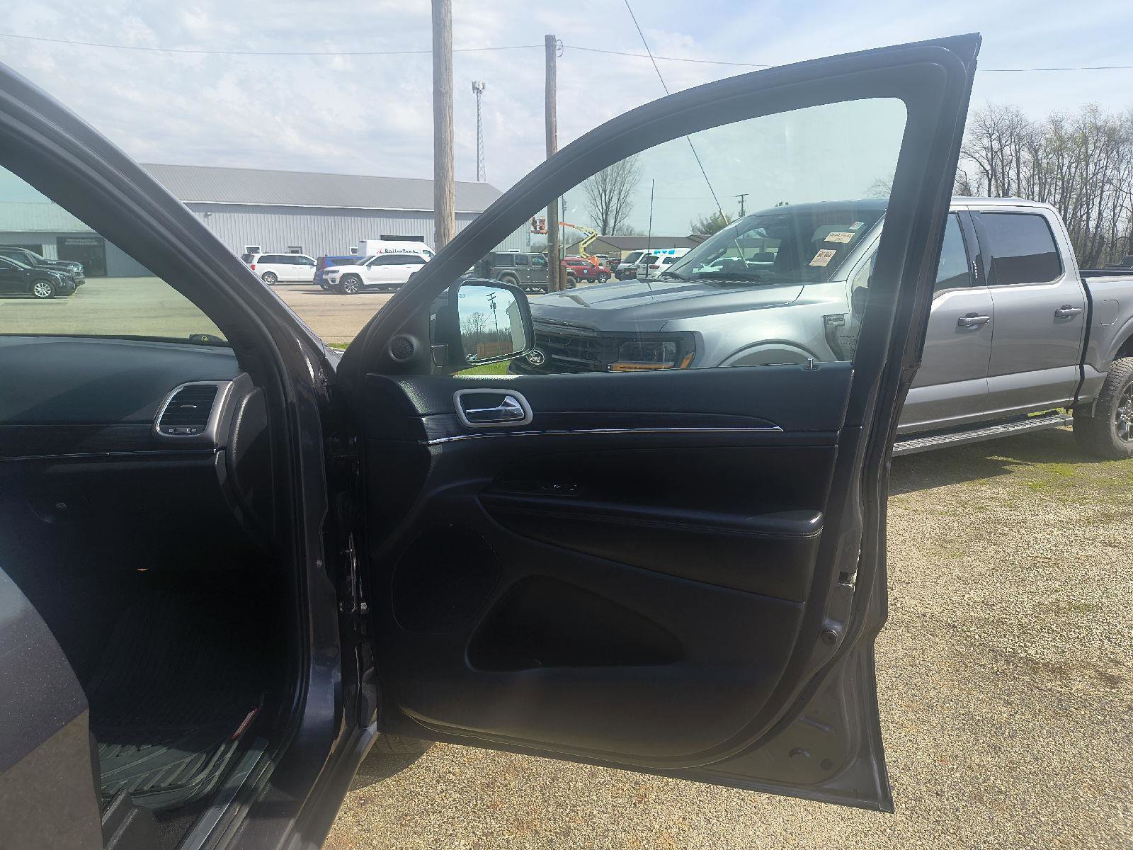 Used 2021 Jeep Grand Cherokee Limited AWD/4WD image 32