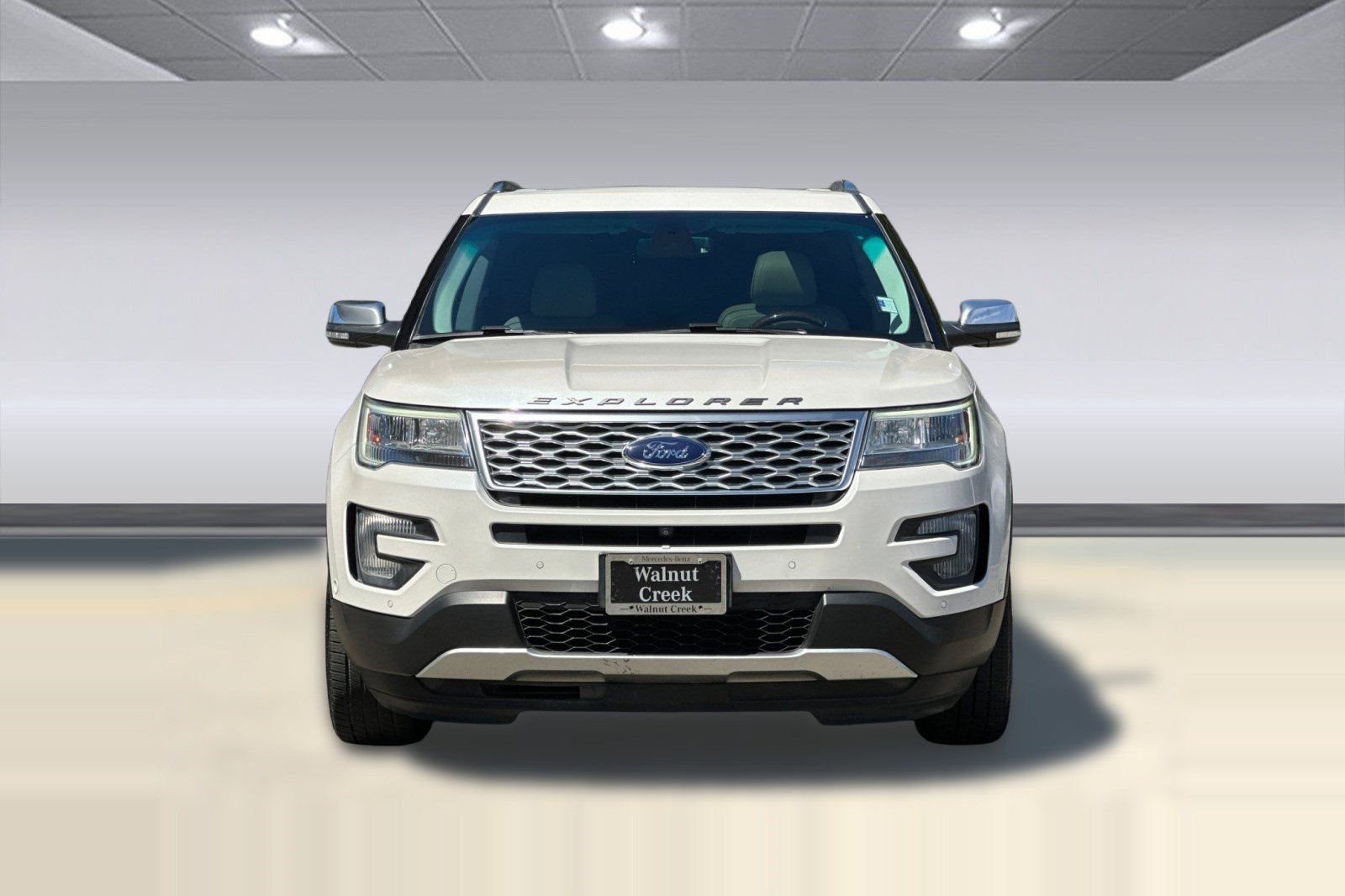 Used 2016 Ford Explorer Platinum AWD/4WD image 5