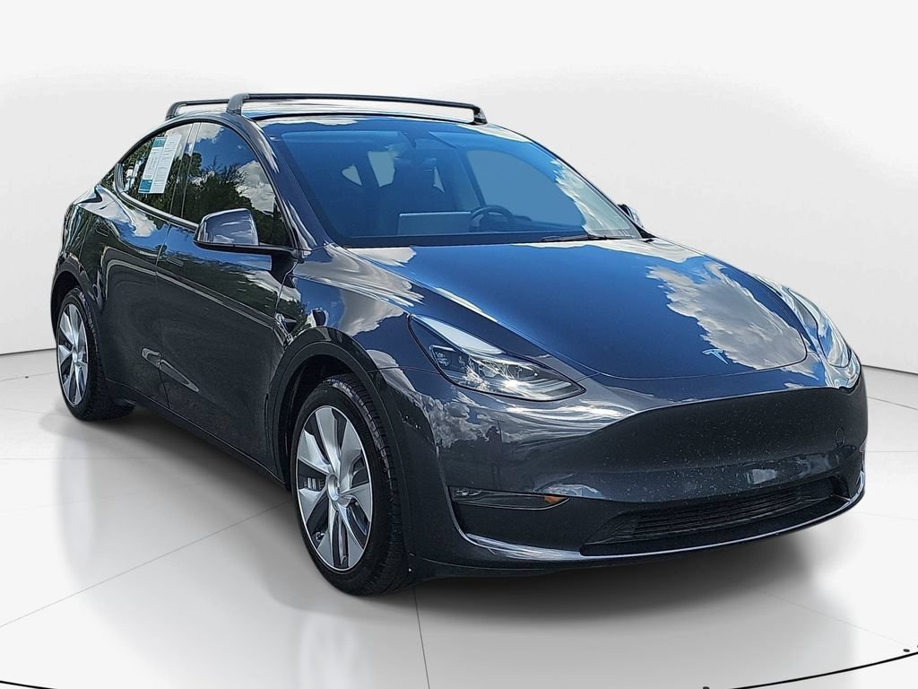 Used 2024 Tesla Model Y Long Range AWD/4WD image 3