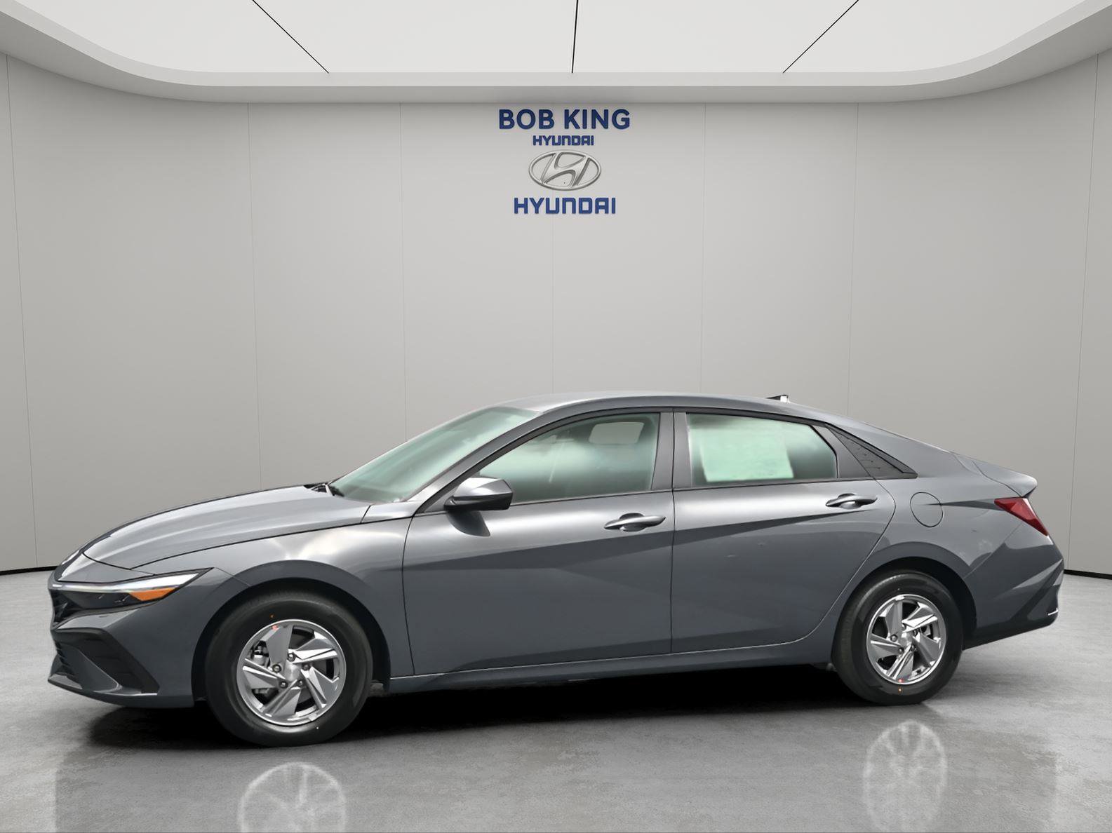 New 2026 Hyundai Elantra SE image 3