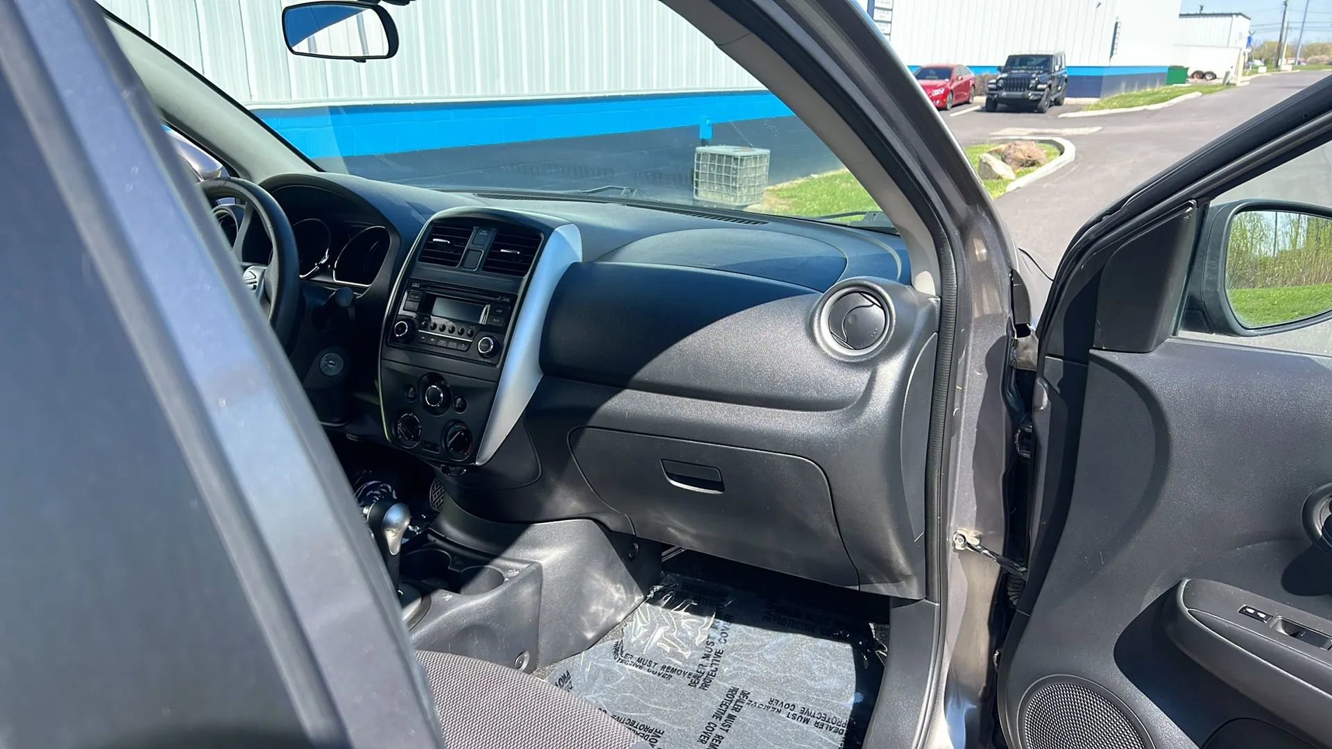 Used 2016 Nissan Versa SV image 19