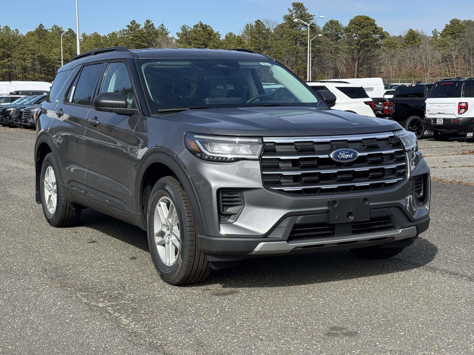 New 2026 Ford Explorer Active image 2