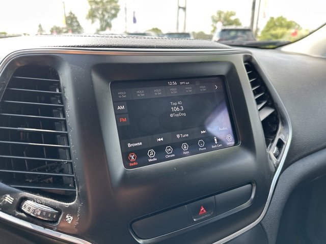 Used 2019 Jeep Cherokee Latitude w/ Popular Appearance Group image 29