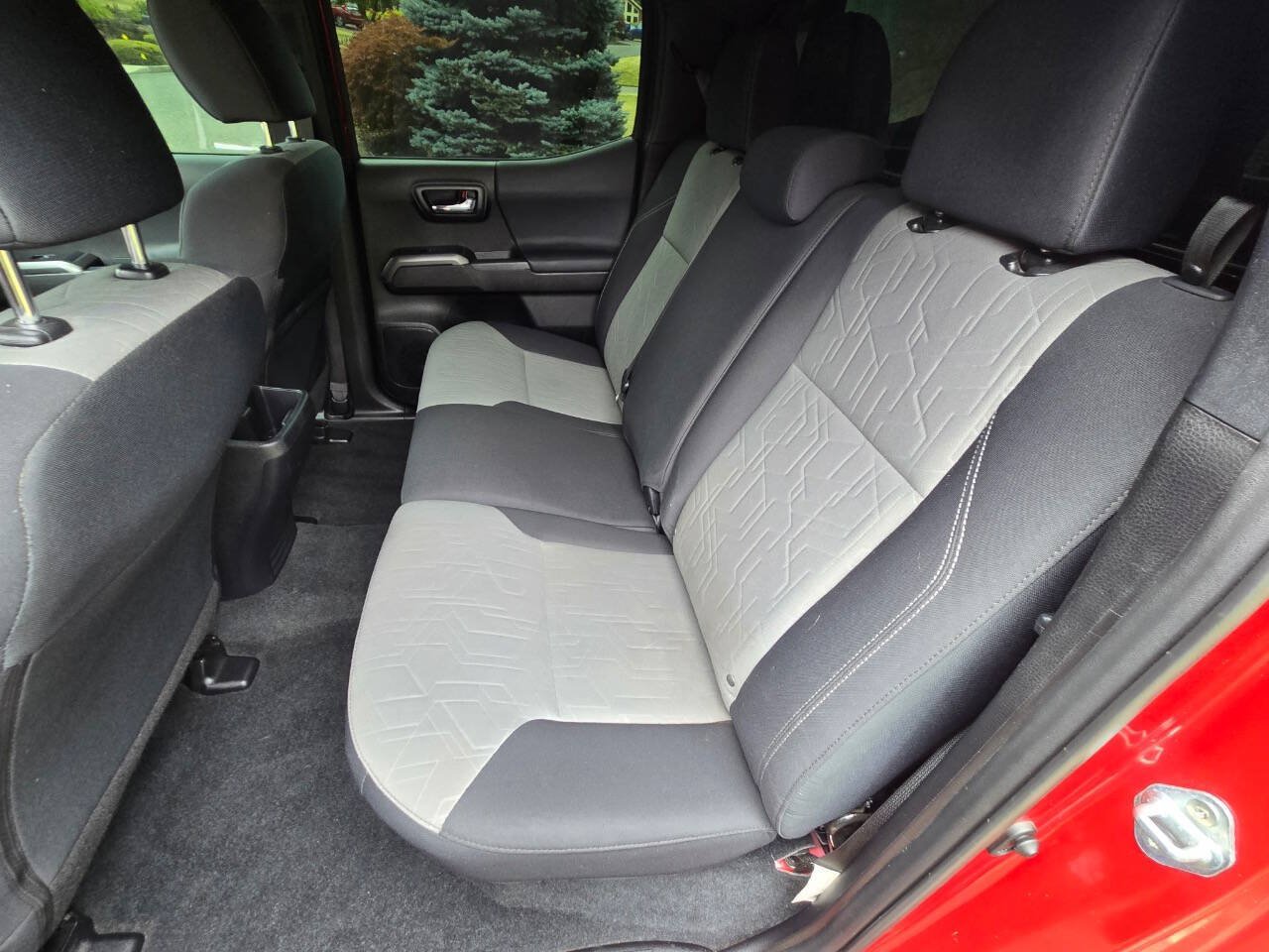 Used 2021 Toyota Tacoma TRD Off-Road w/ Technology Package AWD/4WD image 15