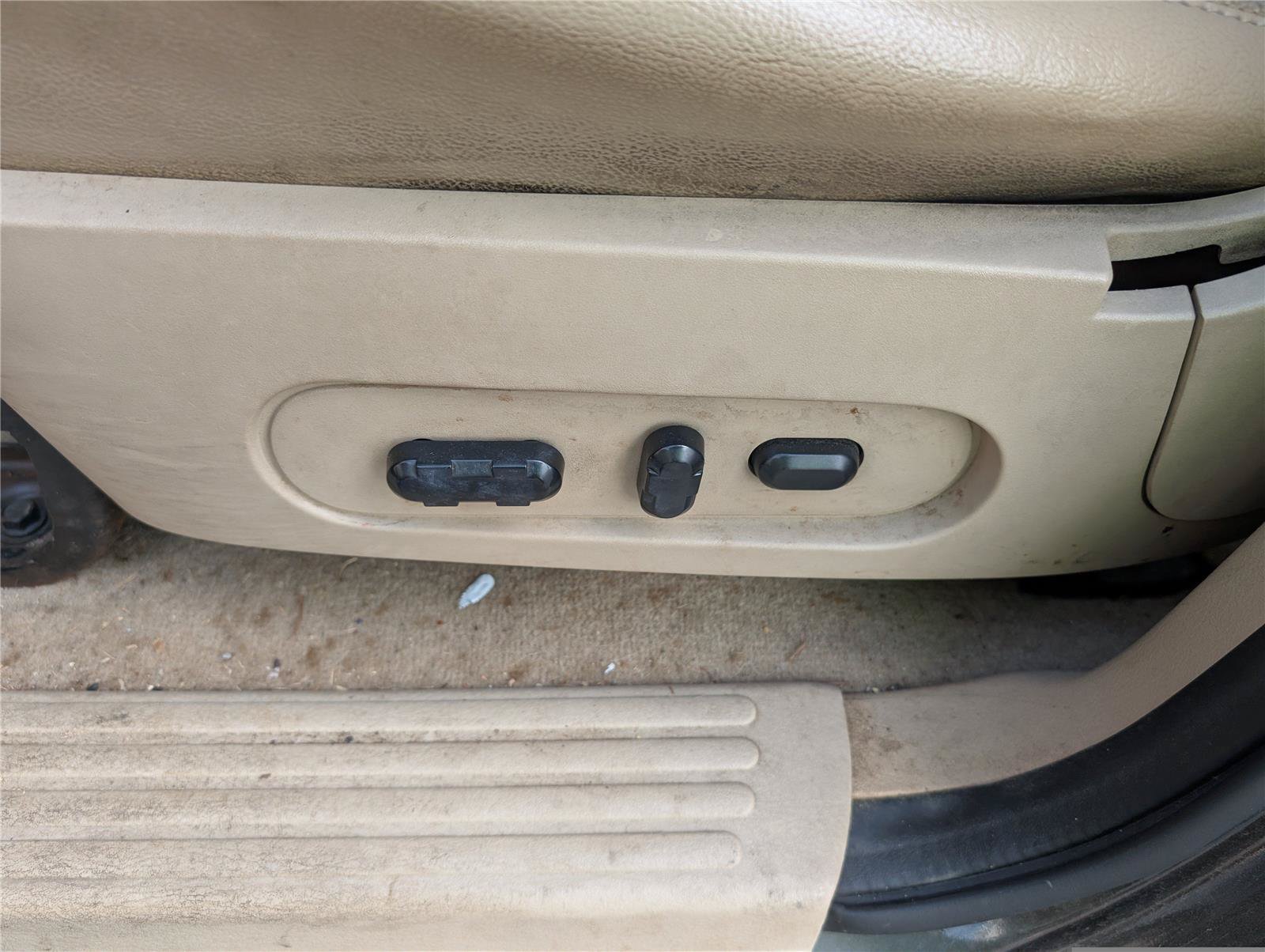 Used 2006 Ford Explorer Eddie Bauer RWD image 13