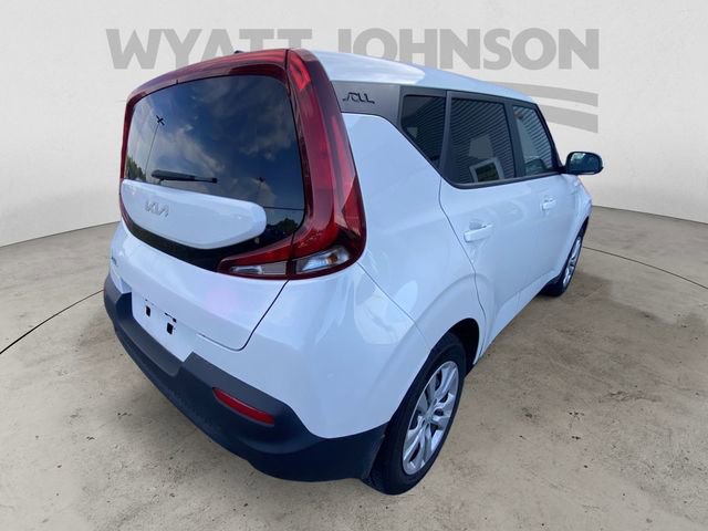 Used 2022 Kia Soul LX FWD image 9