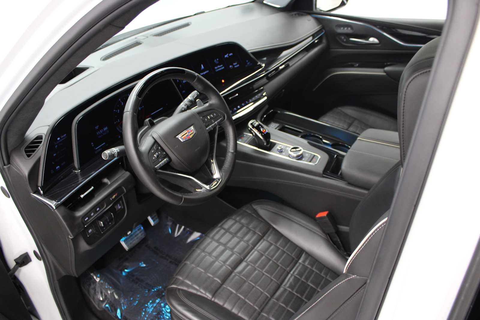 Used 2023 Cadillac Escalade V w/ LPO, ONYX Package image 20