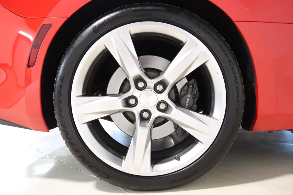 Used 2018 Chevrolet Camaro SS RWD image 90
