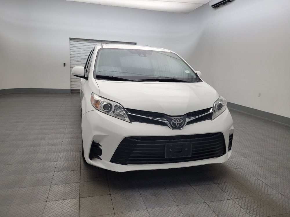 Used 2018 Toyota Sienna LE FWD image 14