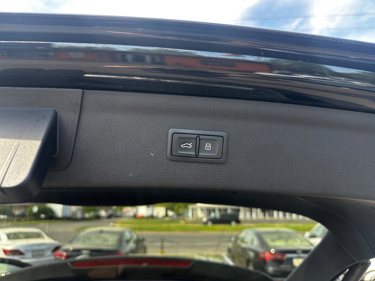 Used 2018 Audi Q3 2.0T Premium Plus w/ Premium Plus Package AWD/4WD image 25