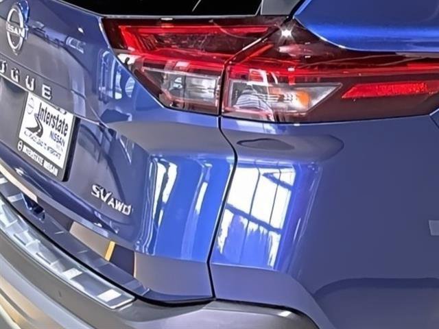 Used 2023 Nissan Rogue SV AWD/4WD image 14