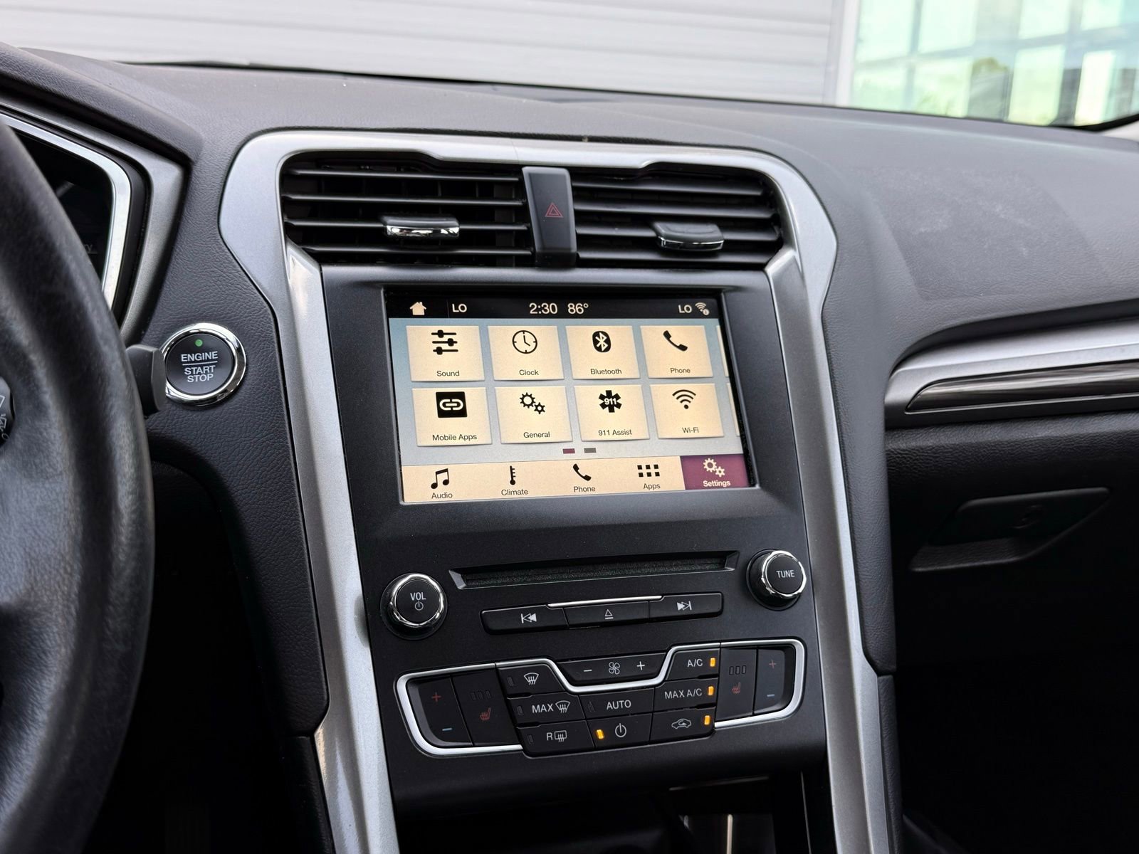 Used 2018 Ford Fusion SE w/ Equipment Group 602A FWD image 32