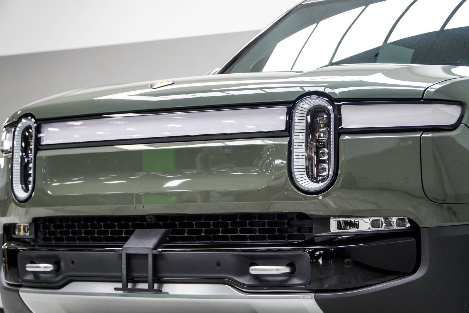 Used 2022 Rivian R1T Launch Edition image 2