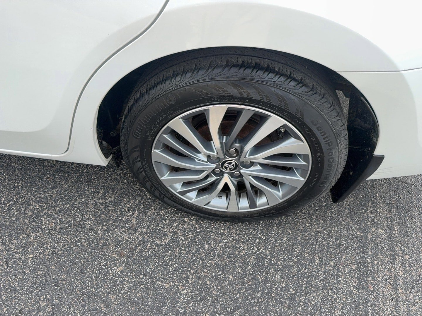Used 2017 Toyota Corolla XLE FWD image 9