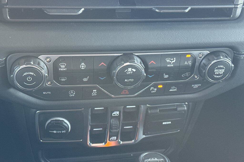 New 2026 Jeep Gladiator Sport AWD/4WD image 20