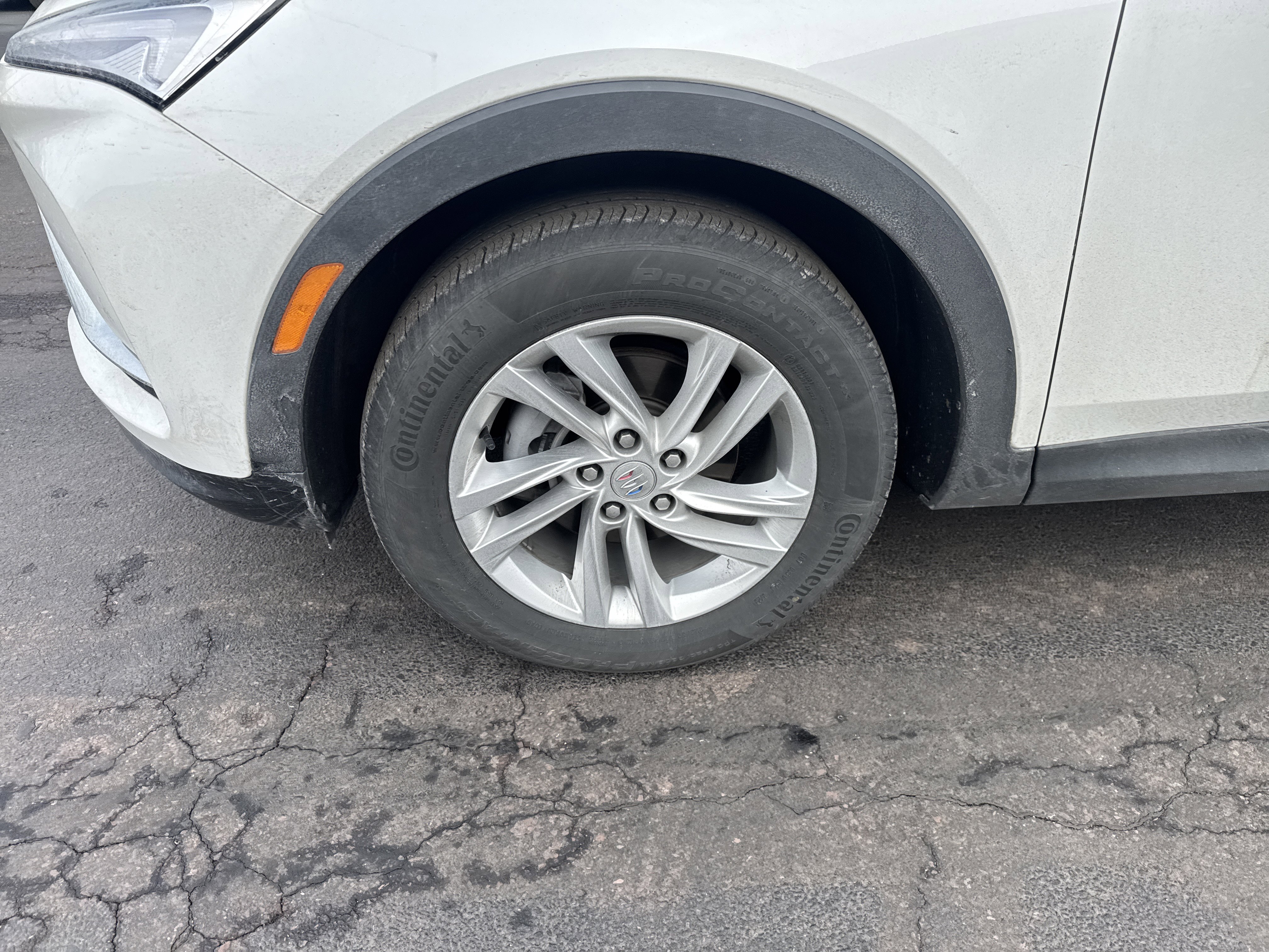 Used 2024 Buick Envista Preferred w/ Advanced Safety Package image 11