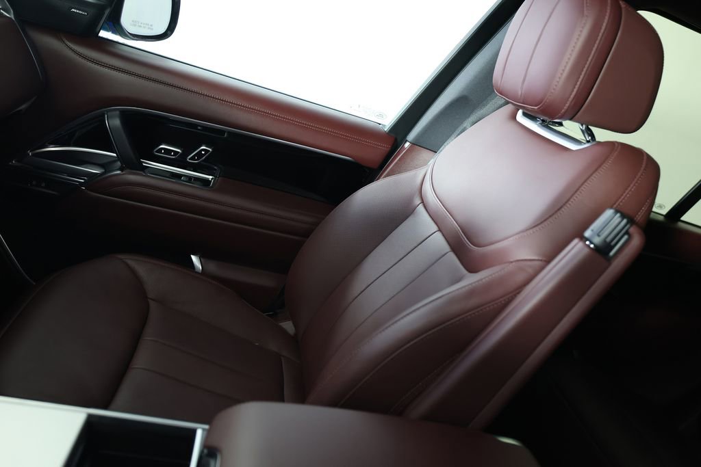 Used 2025 Land Rover Range Rover SE AWD/4WD image 35