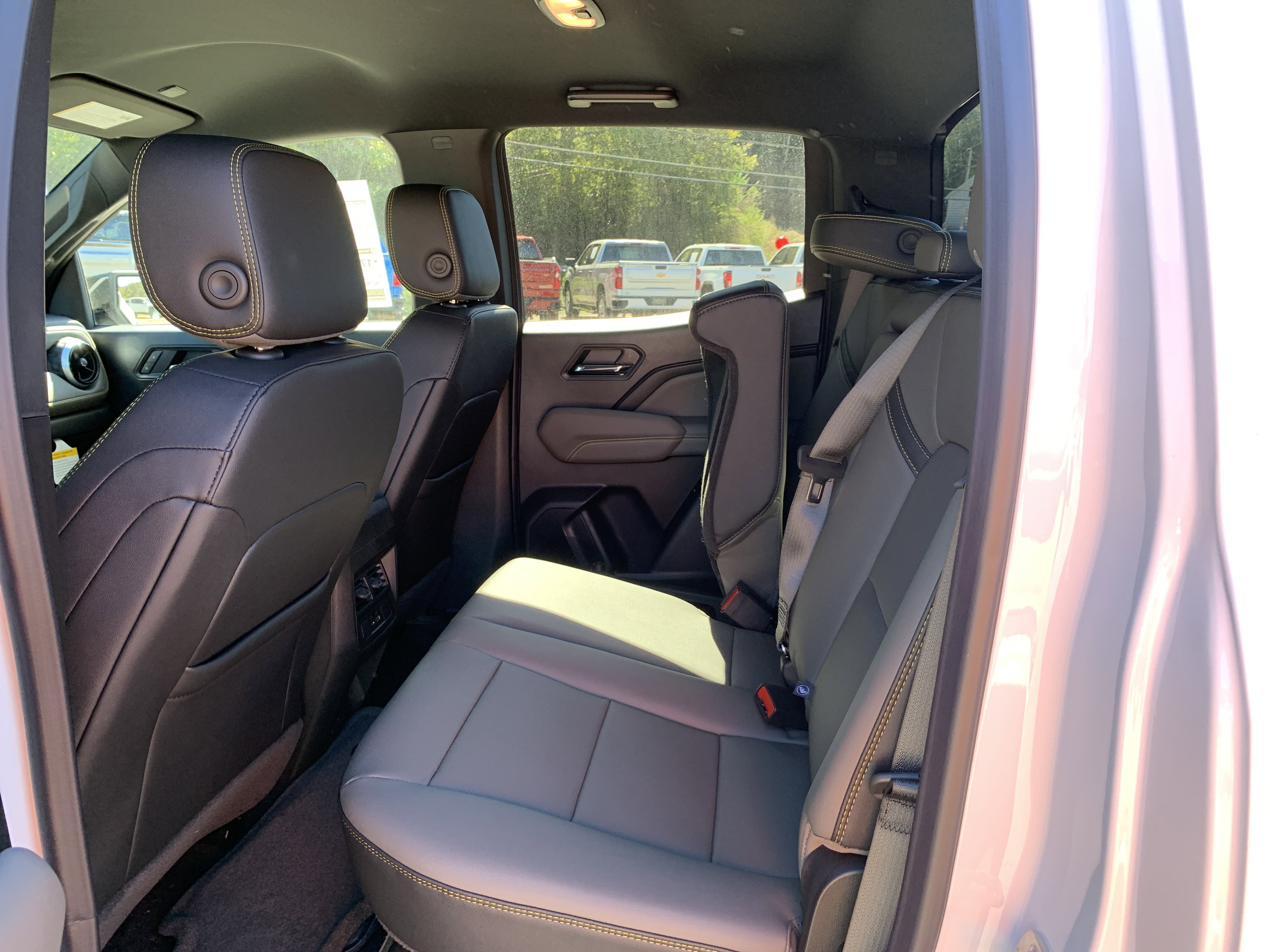 New 2026 Chevrolet Colorado ZR2 w/ Technology Package image 17