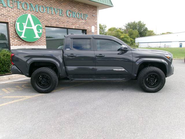 Used 2024 Toyota Tacoma SR5 AWD/4WD image 3
