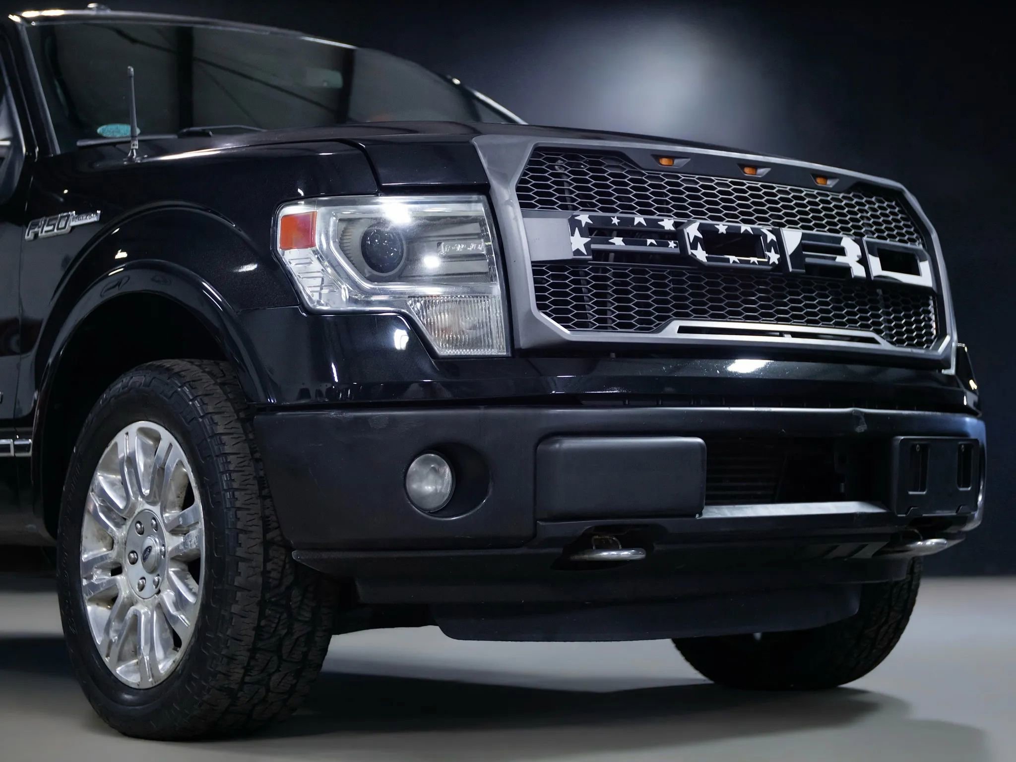 Used 2013 Ford F150 Platinum image 3