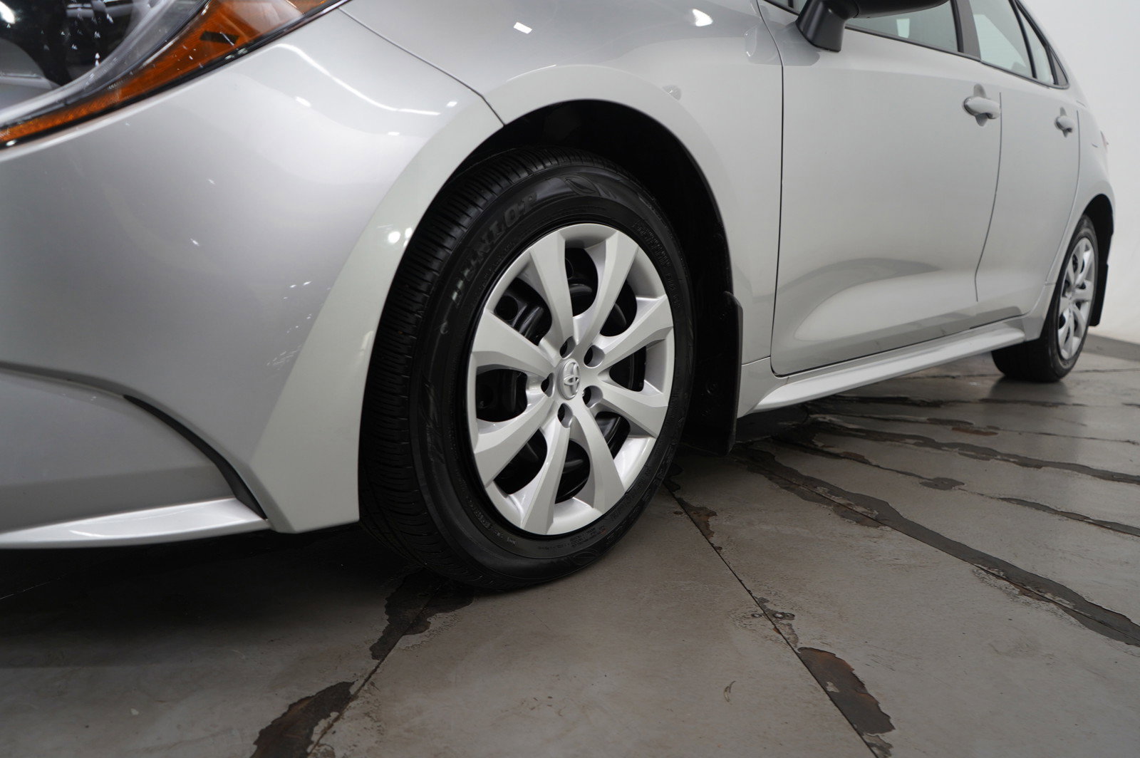 Used 2025 Toyota Corolla LE image 23