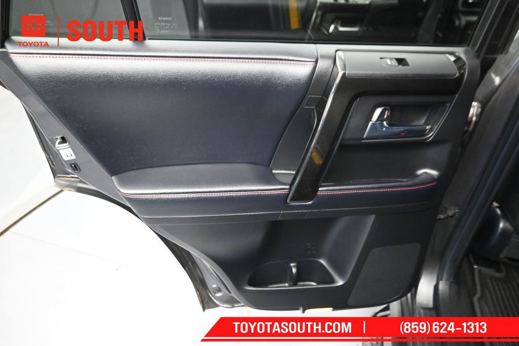 Used 2019 Toyota 4Runner TRD Off-Road Premium AWD/4WD image 27