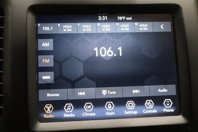 Used 2021 Jeep Cherokee Latitude Lux w/ Comfort/Convenience Group AWD/4WD image 31