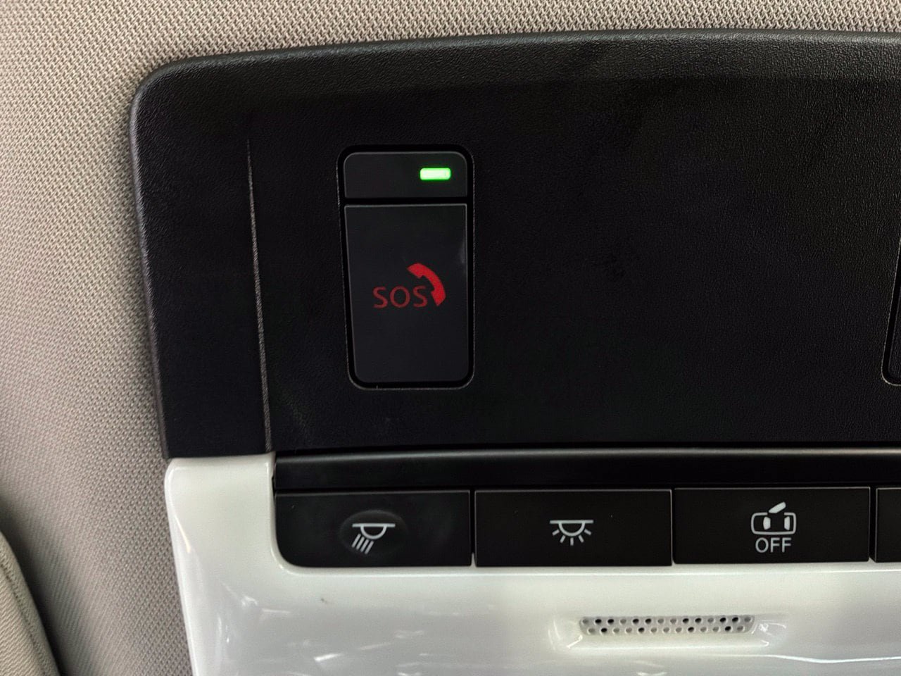 Used 2025 Nissan Altima 2.5 SV FWD image 18